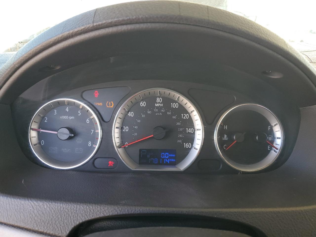2010 Hyundai Sonata - Image 9