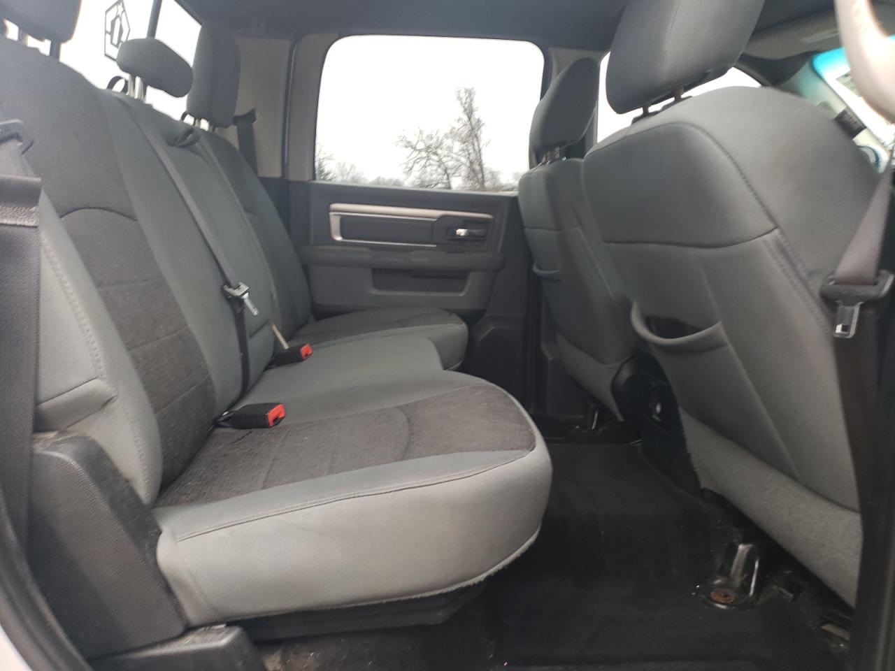 2015 RAM 1500 - Image 10