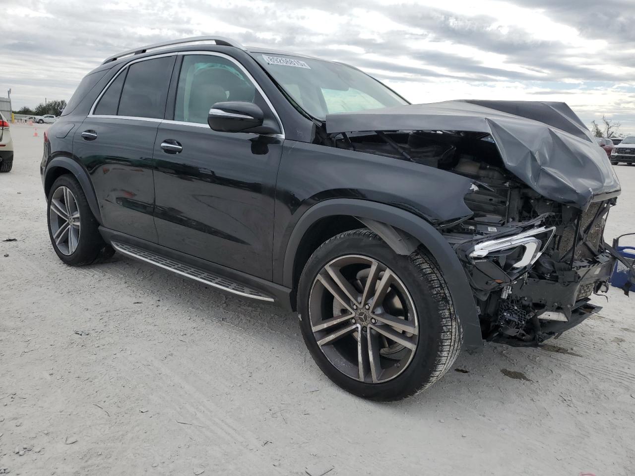 2021 Mercedes-Benz GLE - Image 4