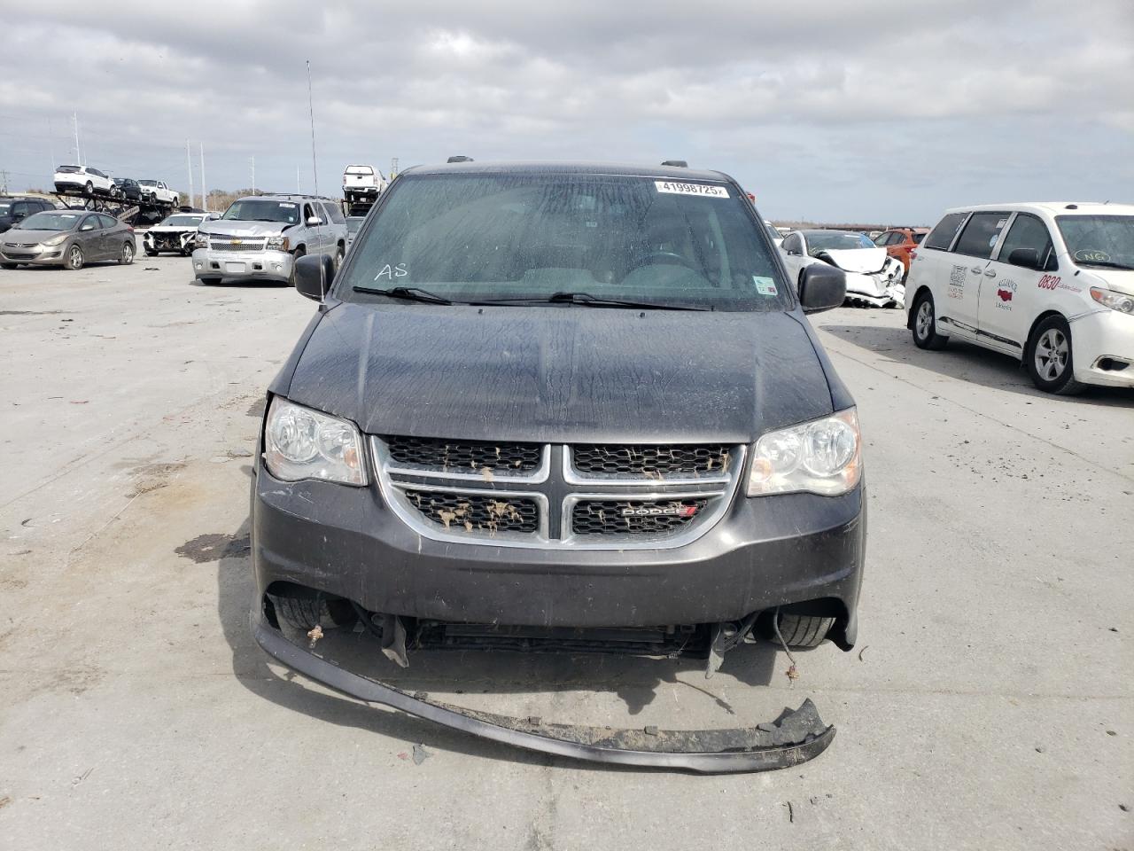 2017 Dodge Caravan - Image 5