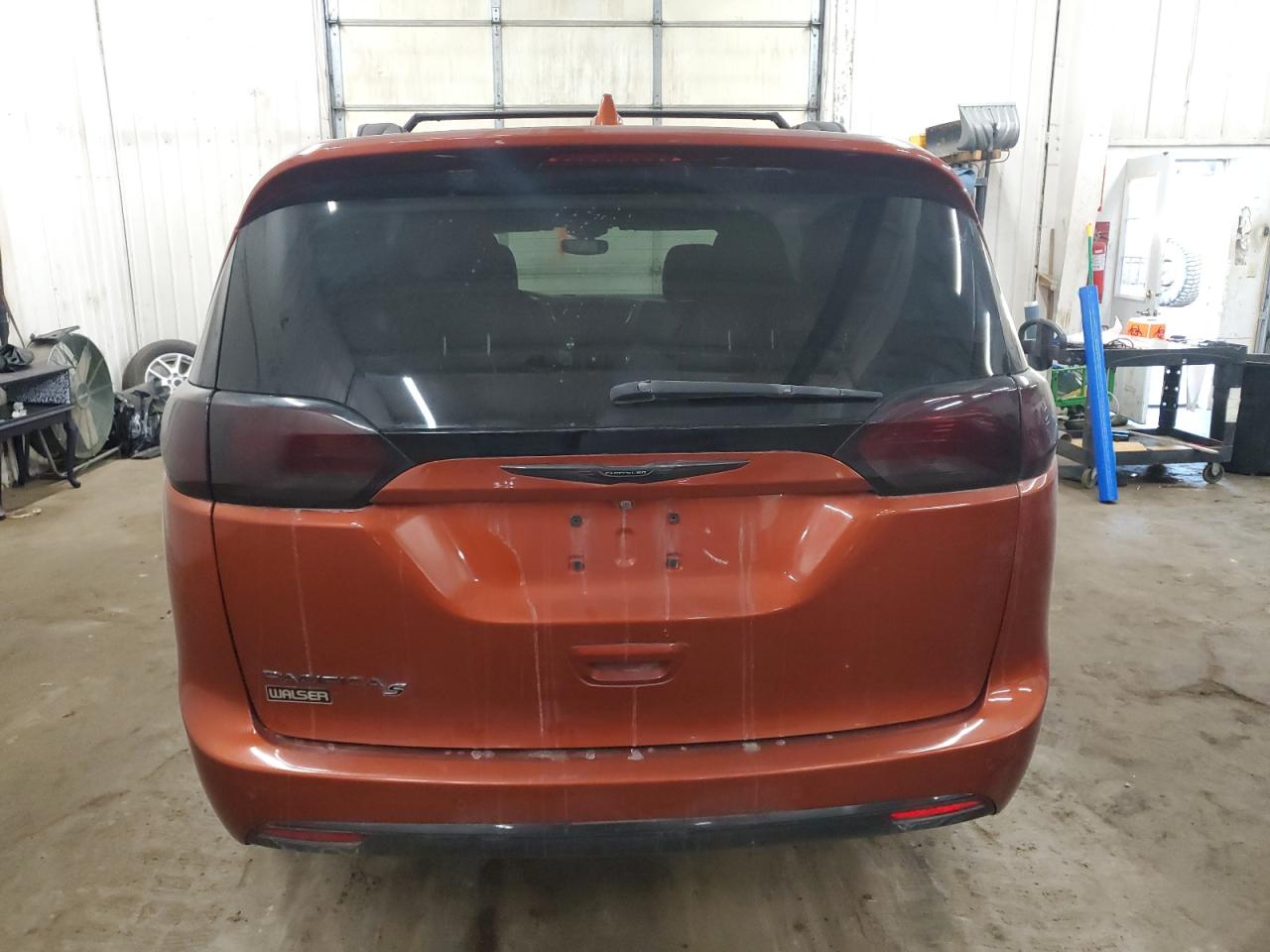 2018 Chrysler Pacifica - Image 6