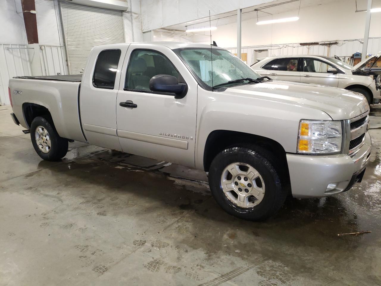 2007 Chevrolet Silverado - Image 4