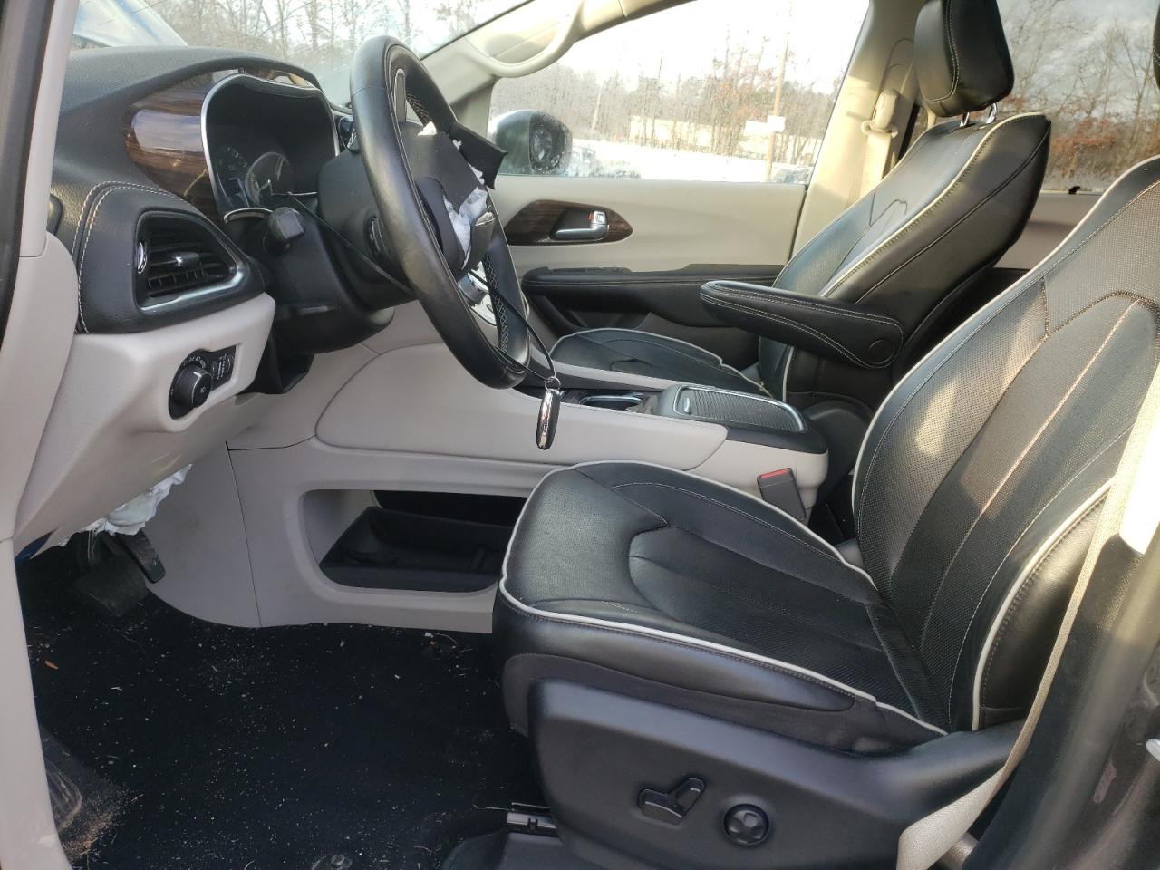 2022 Chrysler Pacifica - Image 7
