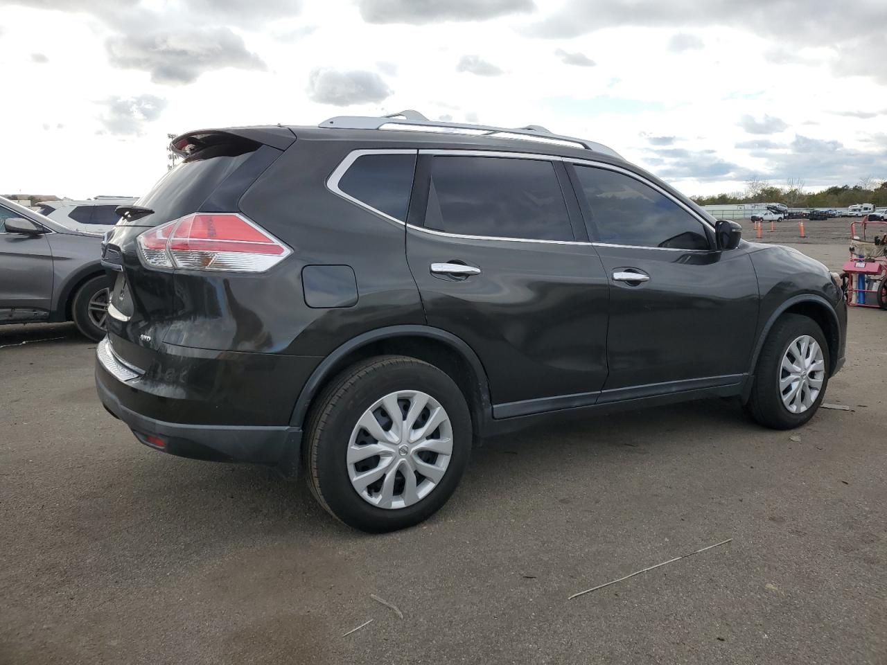 VIN KNMAT2MV8GP677442 2016 NISSAN ROGUE no.3