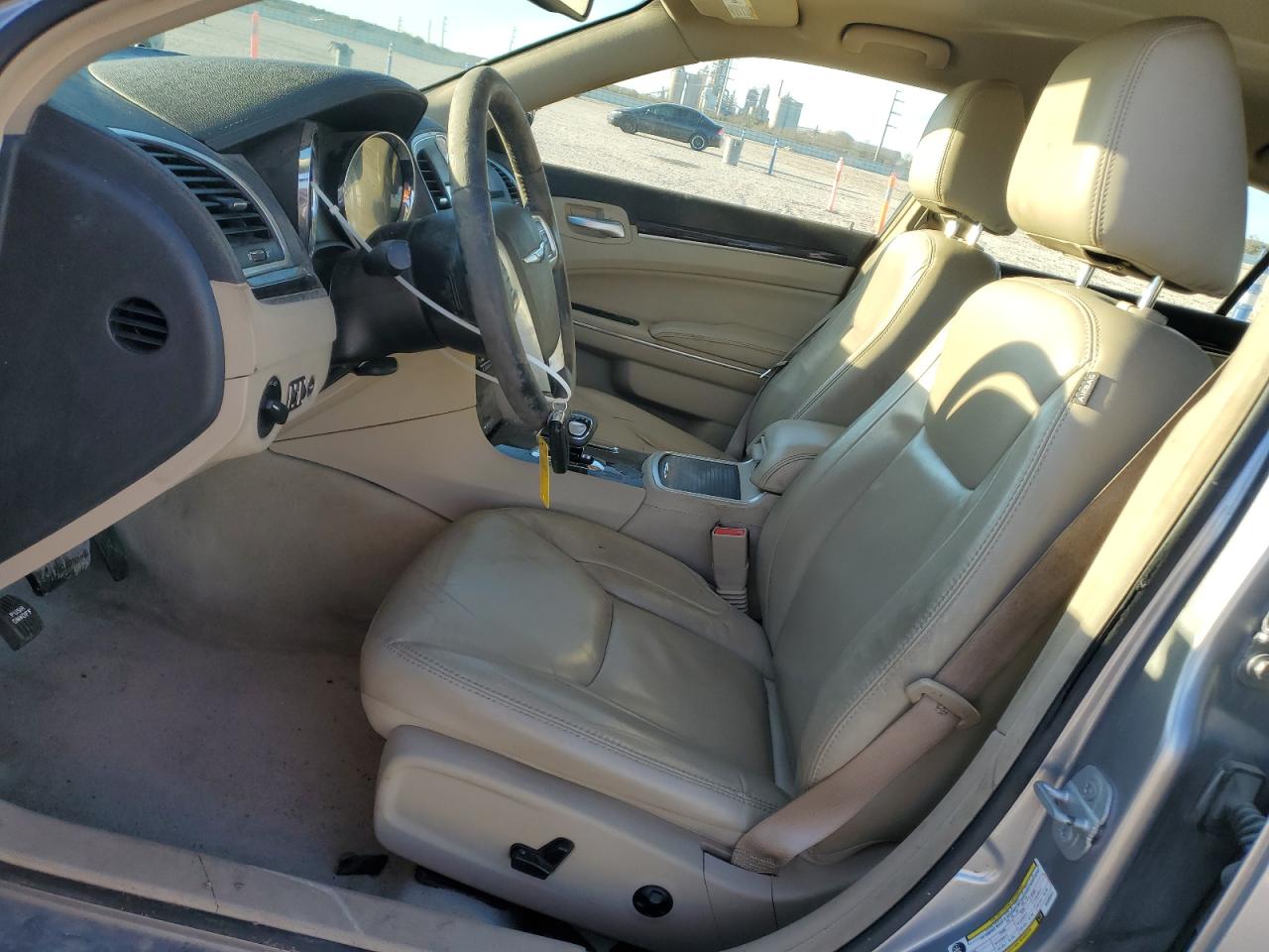 2014 Chrysler 300 - Image 7