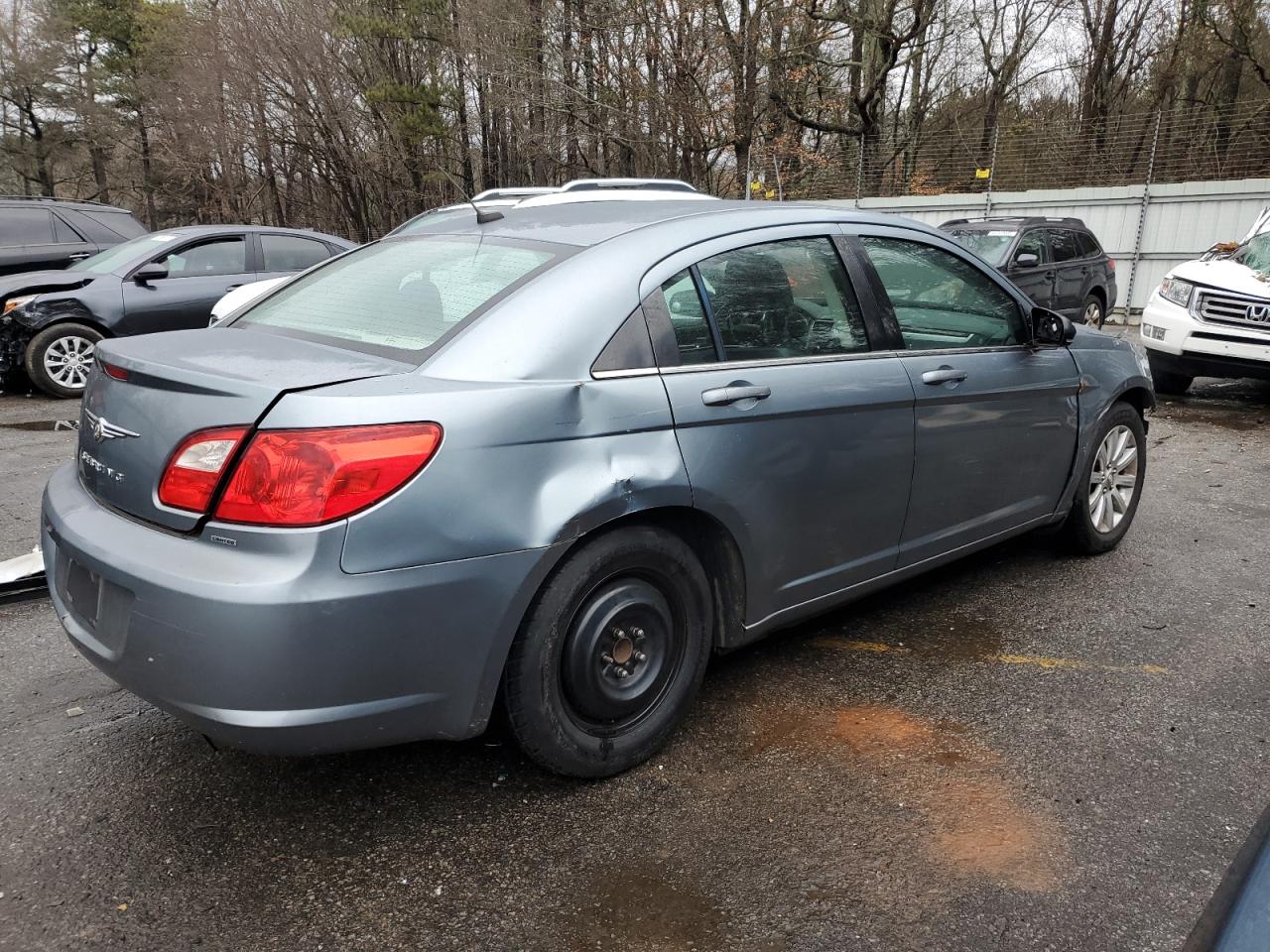 2010 Chrysler Sebring - Image 3