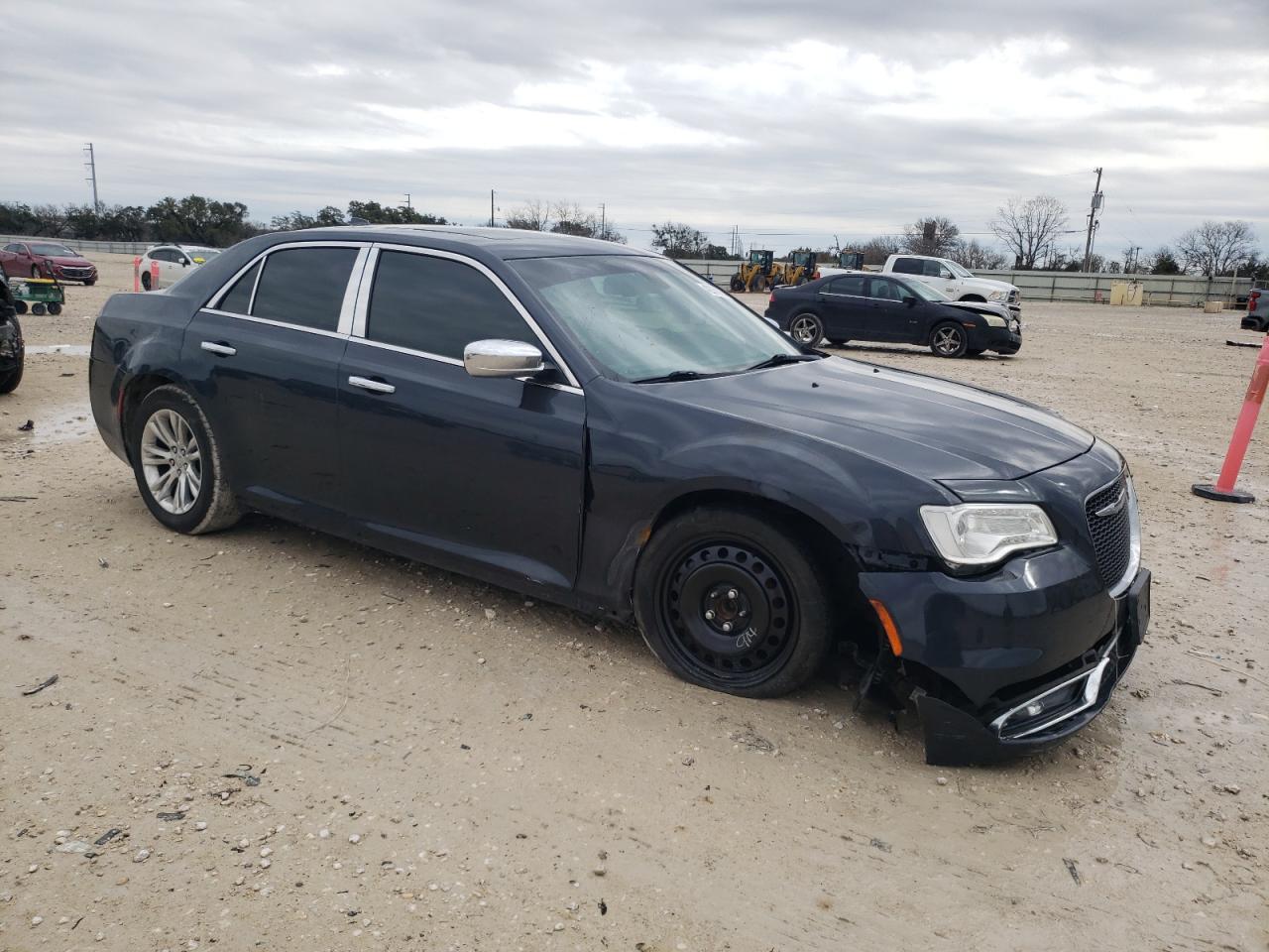 2016 Chrysler 300 - Image 4