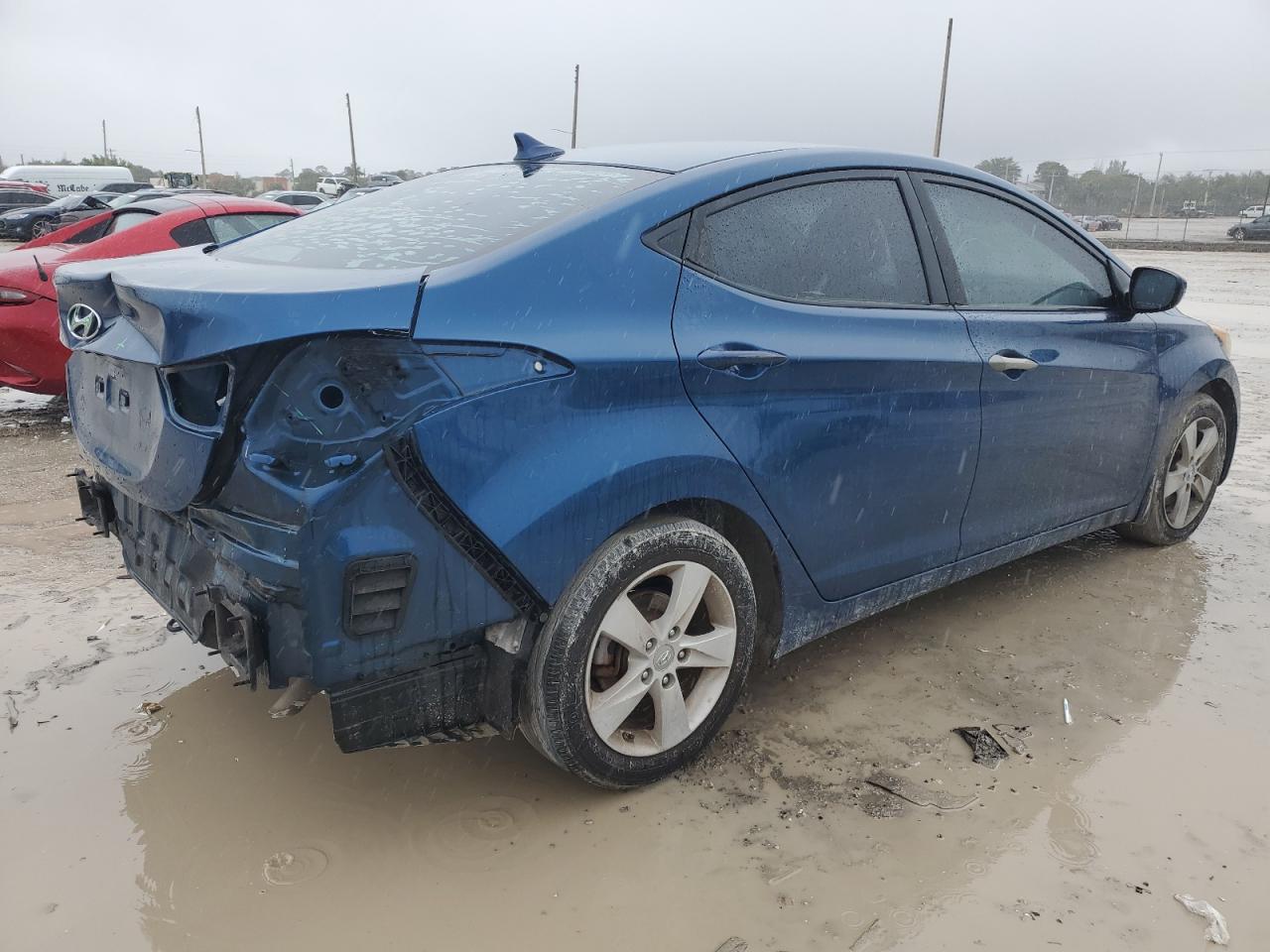 2013 Hyundai Elantra - Image 3