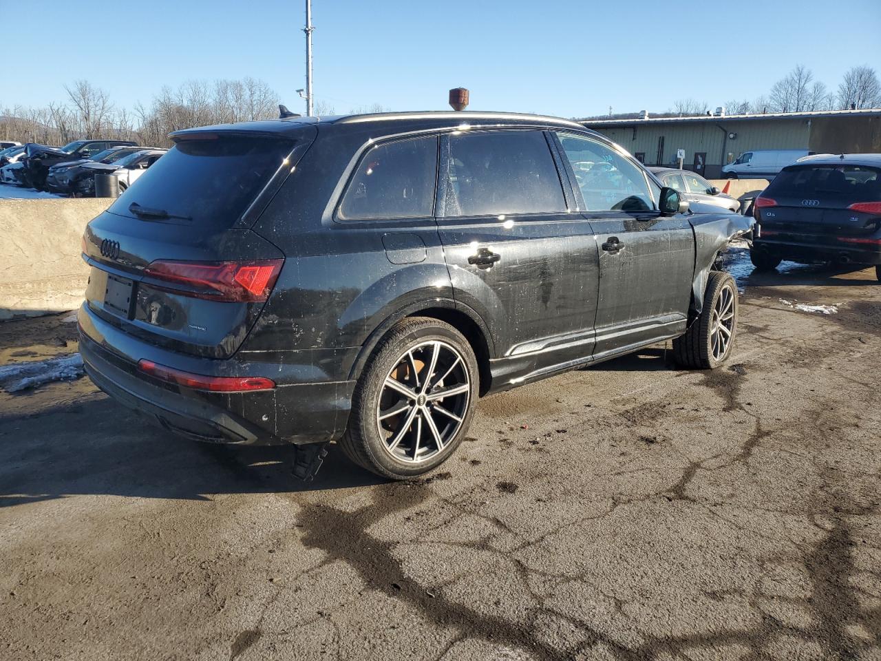 2022 Audi Q7 - Image 3