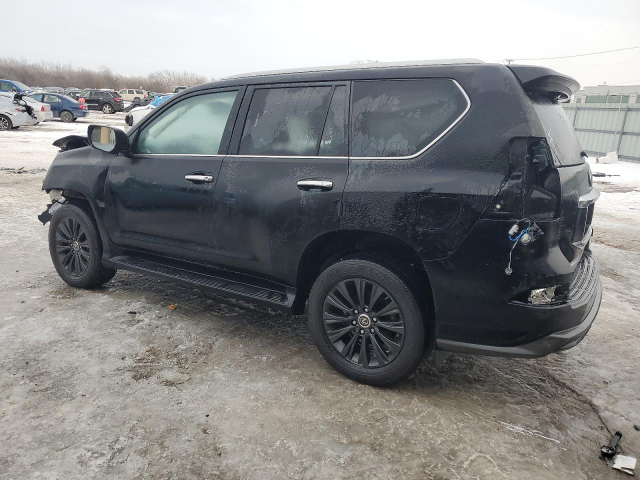 2022 Lexus GX - Image 2