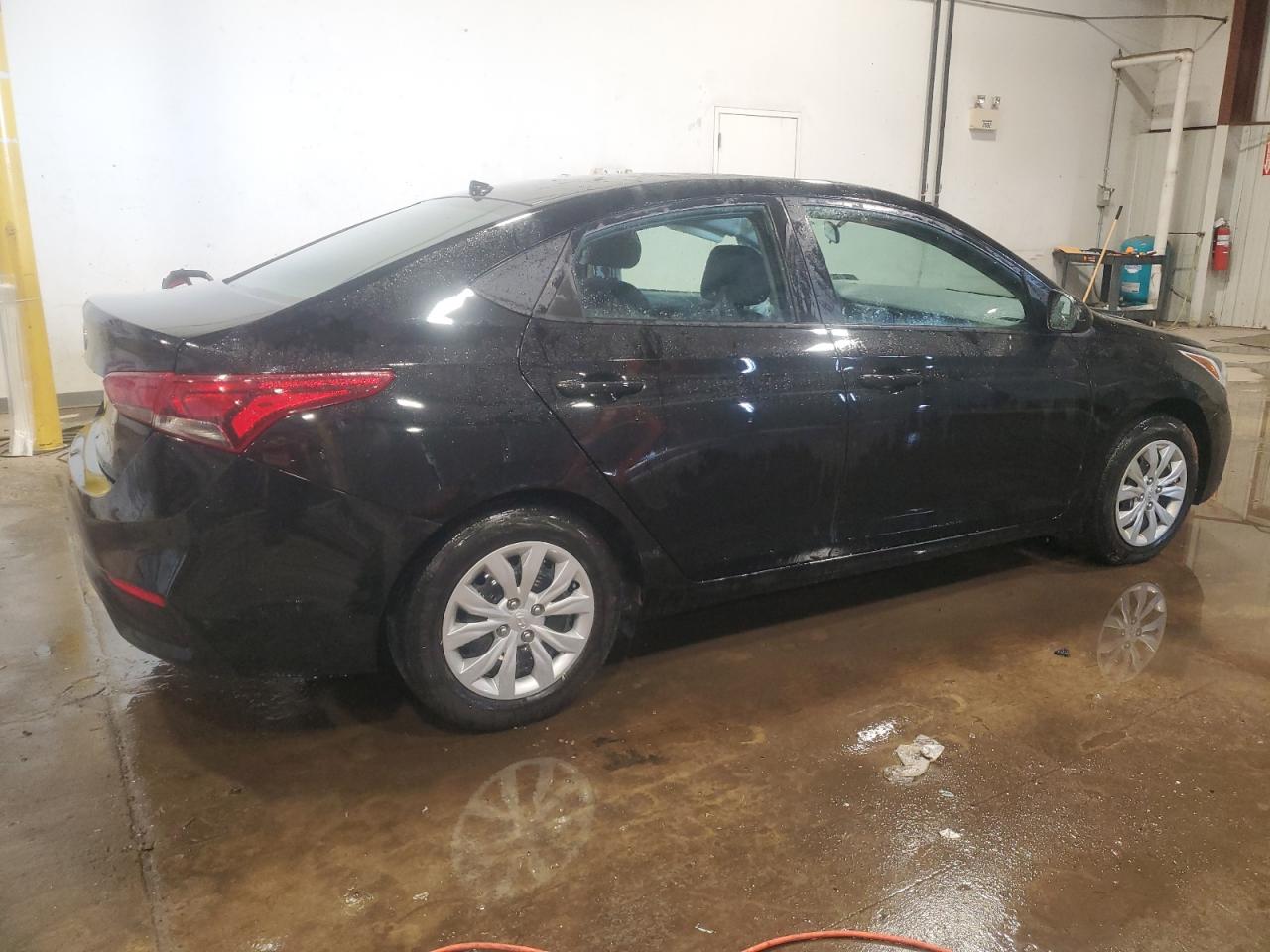 2022 Hyundai Accent - Image 3