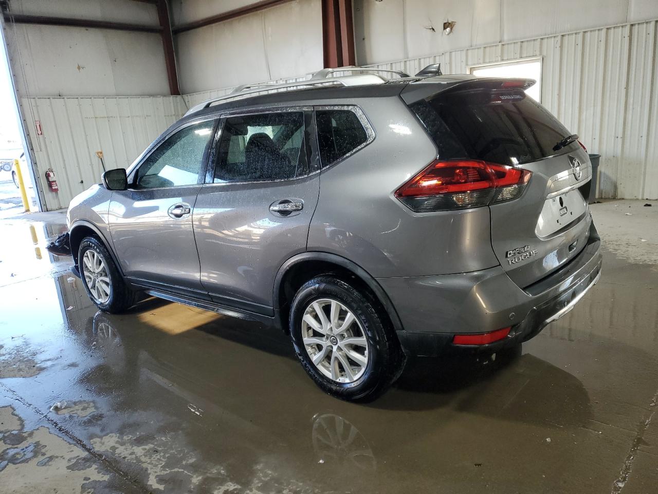 2019 Nissan Rogue - Image 2