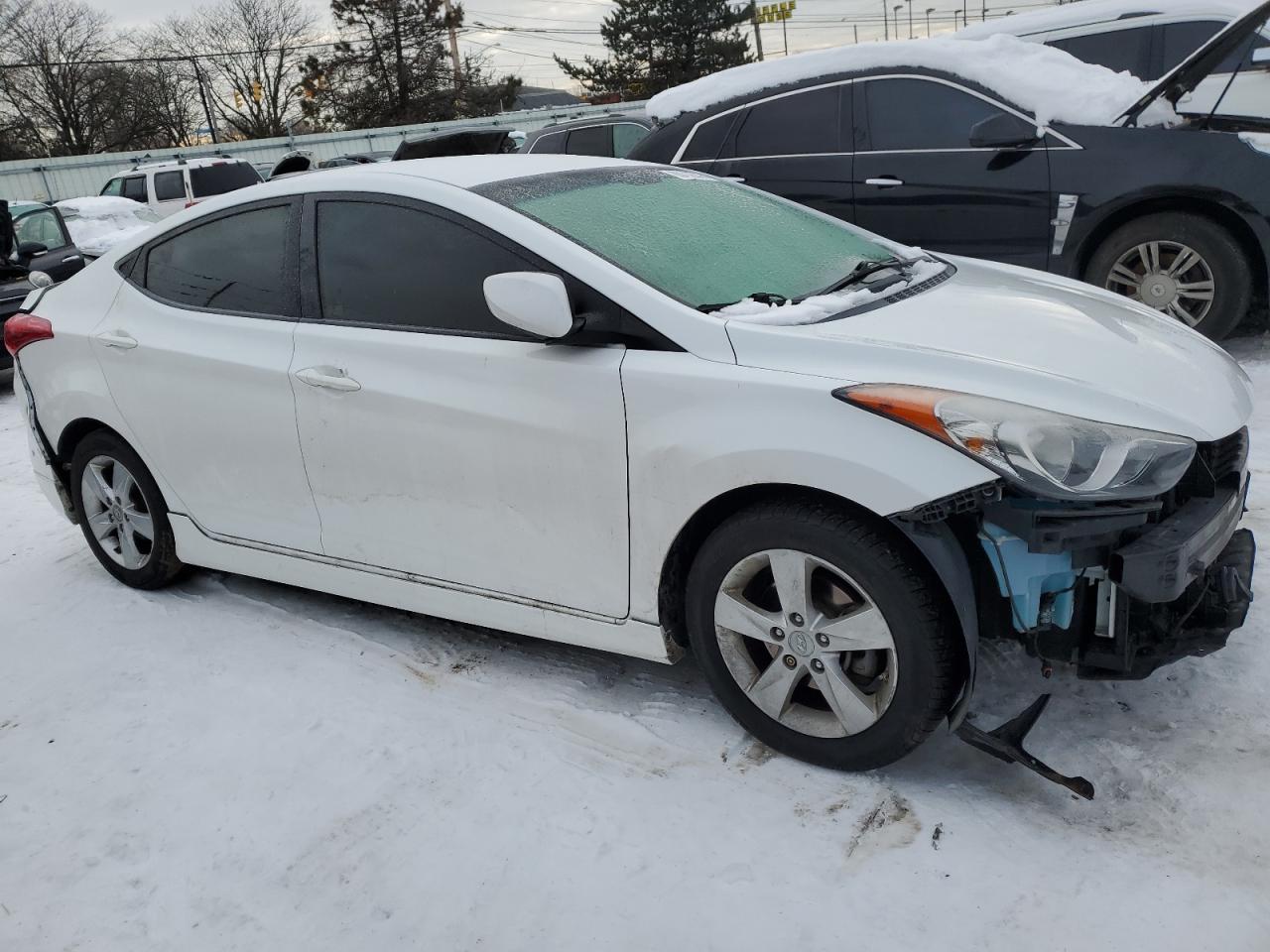 2013 Hyundai Elantra - Image 4