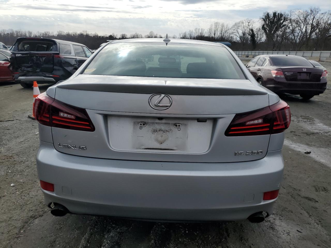 2010 Lexus IS - Image 6