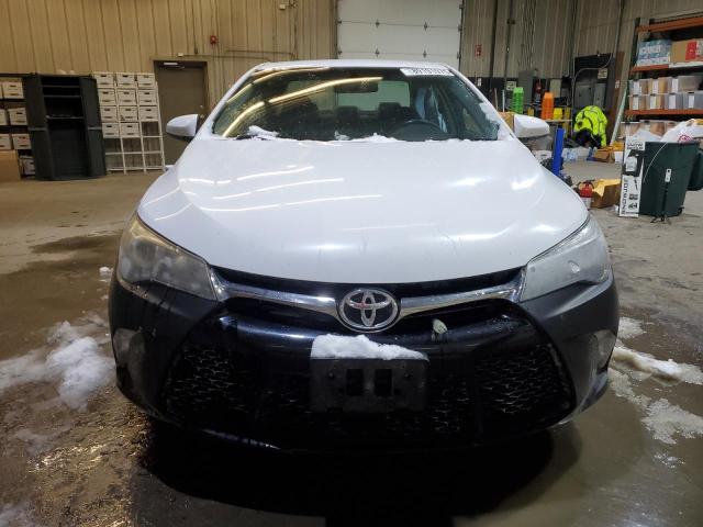 Sedans TOYOTA CAMRY 2016 Biały