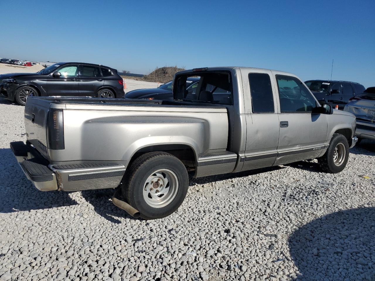 1998 Chevrolet GMT-400 - Image 3