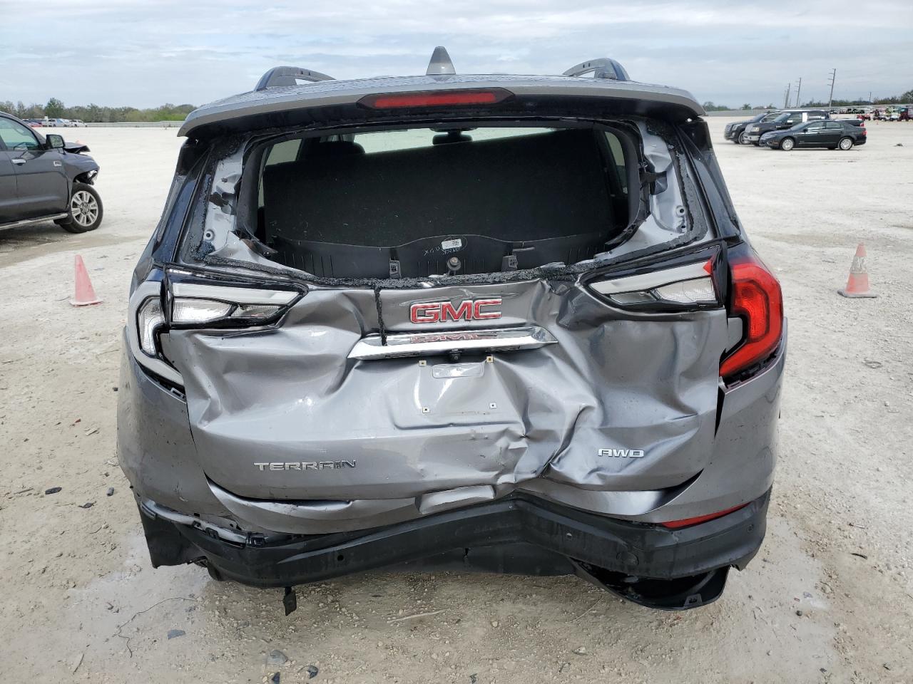 2018 GMC Terrain - Image 6
