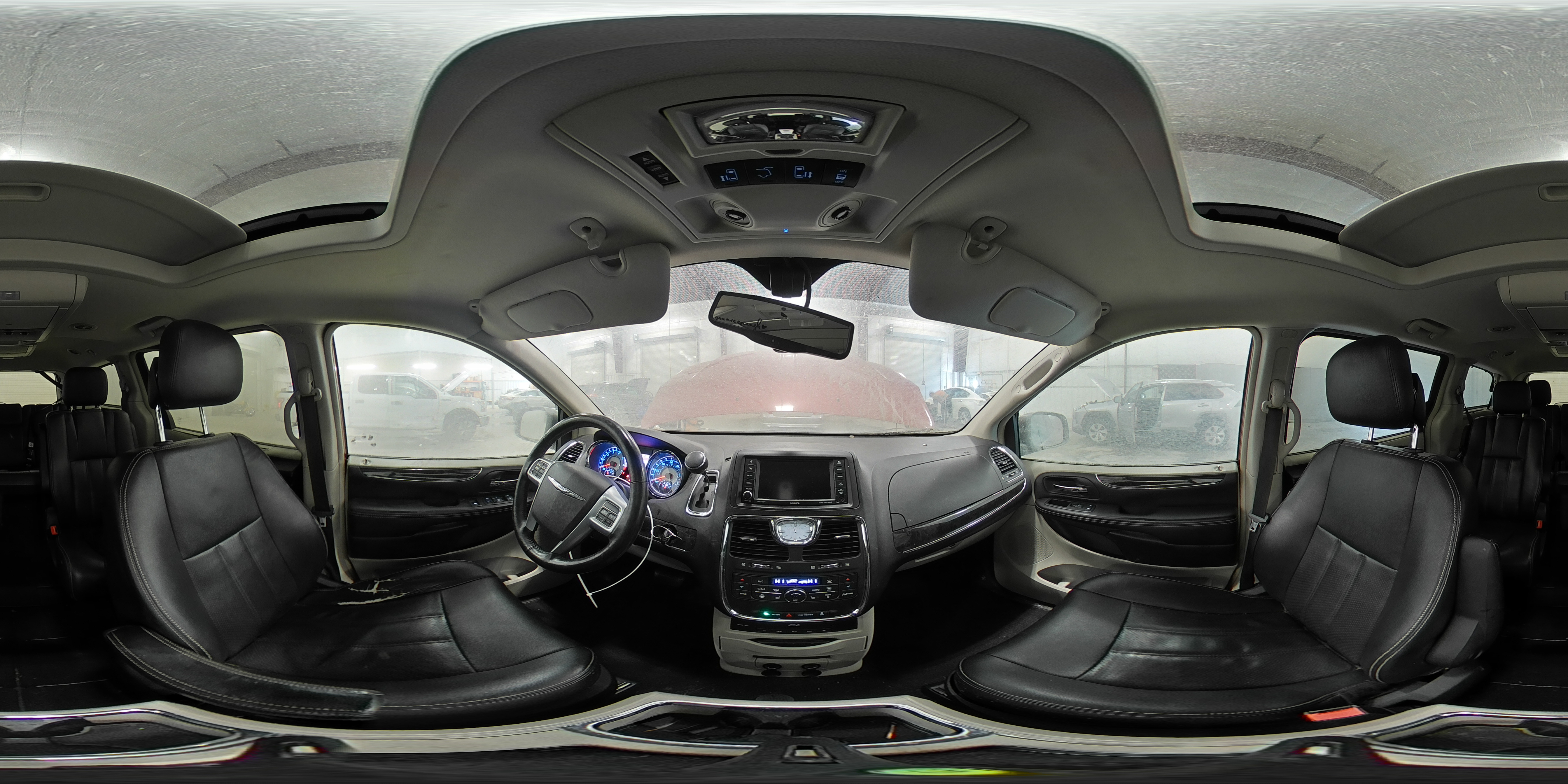 2013 Chrysler Town & Country - Image 13