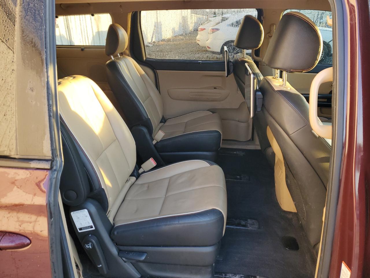 2020 Kia Sedona - Image 11