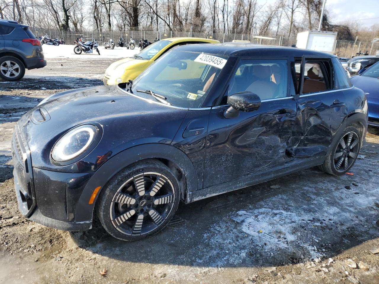 2022 MINI Cooper - Image 1