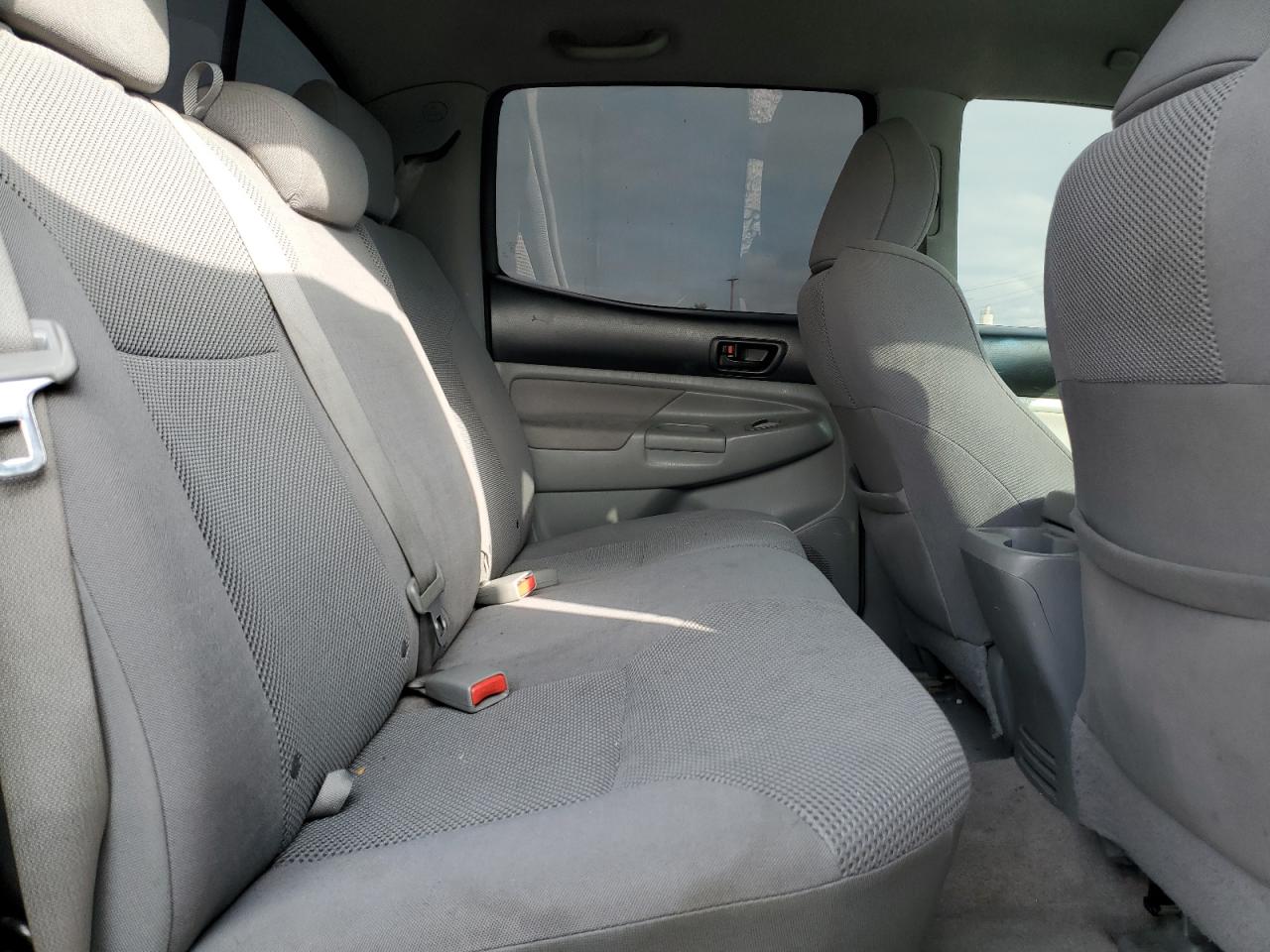 2011 Toyota Tacoma - Image 10