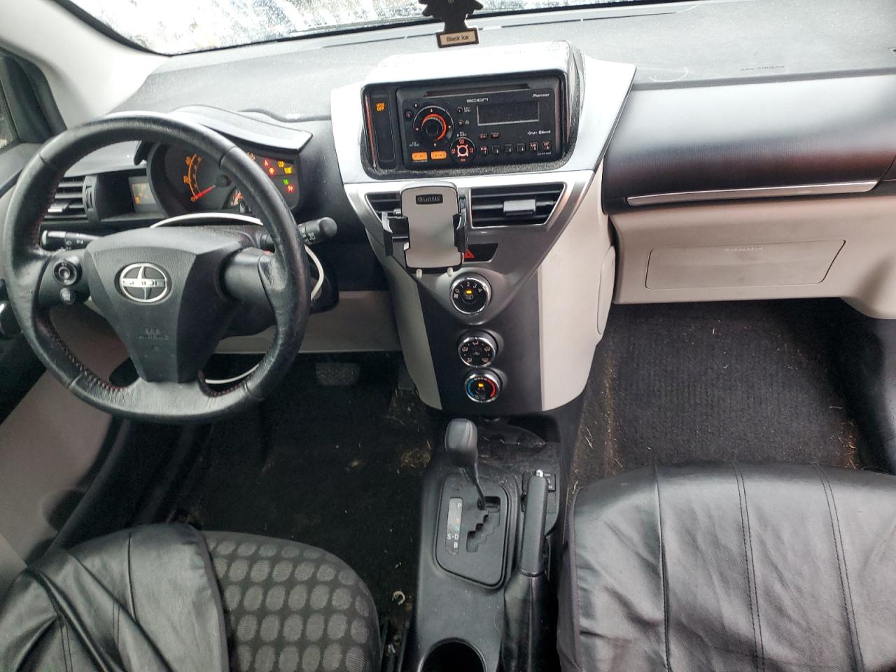 2013 Toyota iQ - Image 8