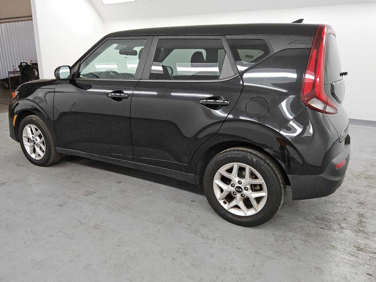 2022 Kia Soul - Image 2