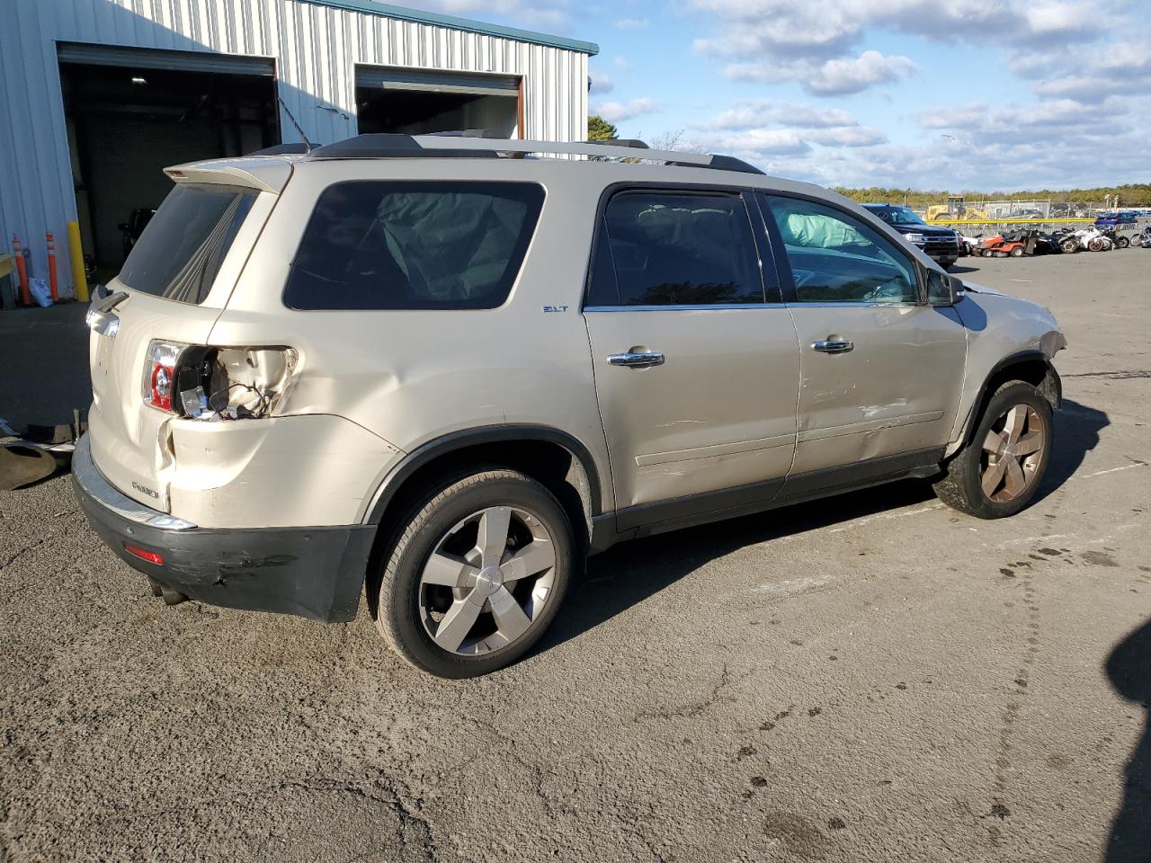 2011 GMC Acadia - Image 3