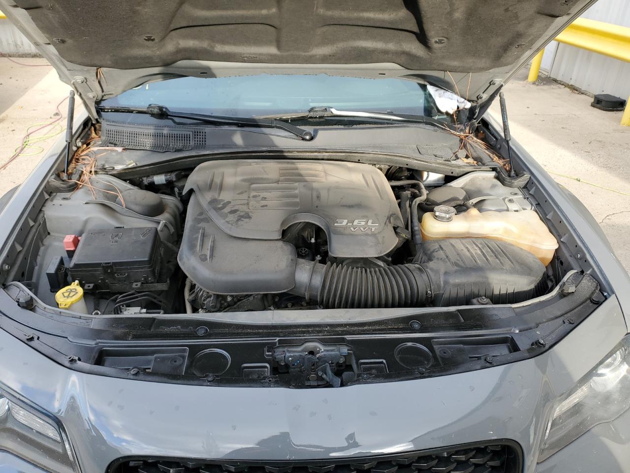 2017 Chrysler 300 - Image 11