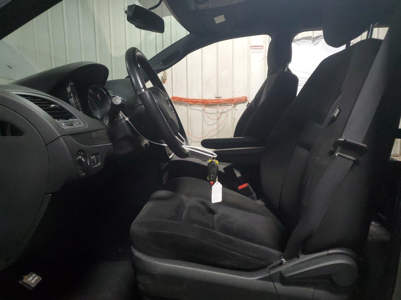 2014 Dodge Caravan - Image 7
