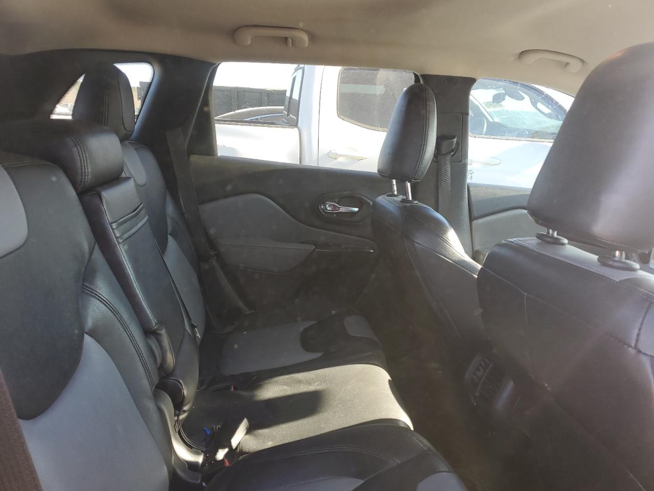 2014 Jeep Grand Cherokee - Image 11