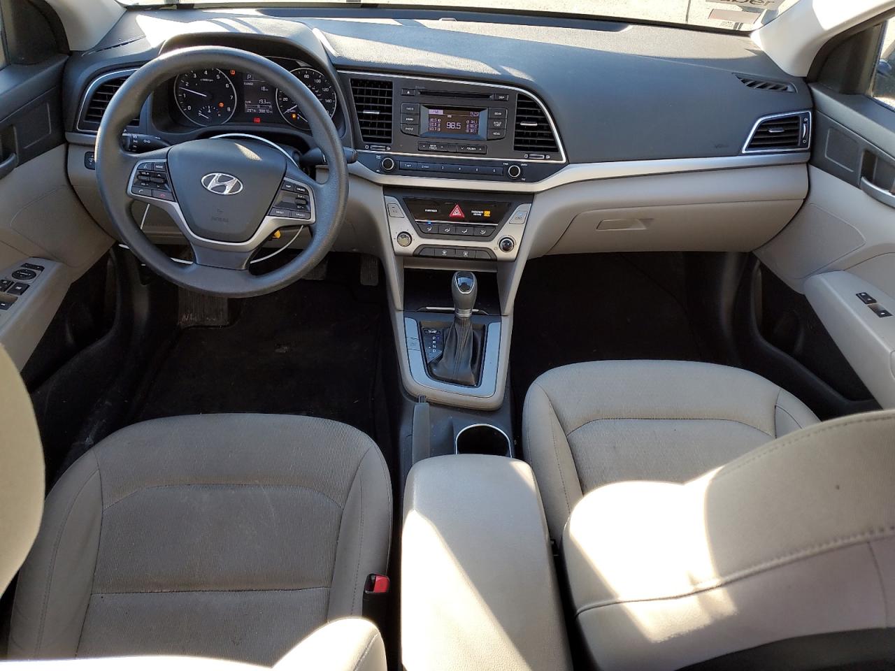 2018 Hyundai Elantra - Image 8