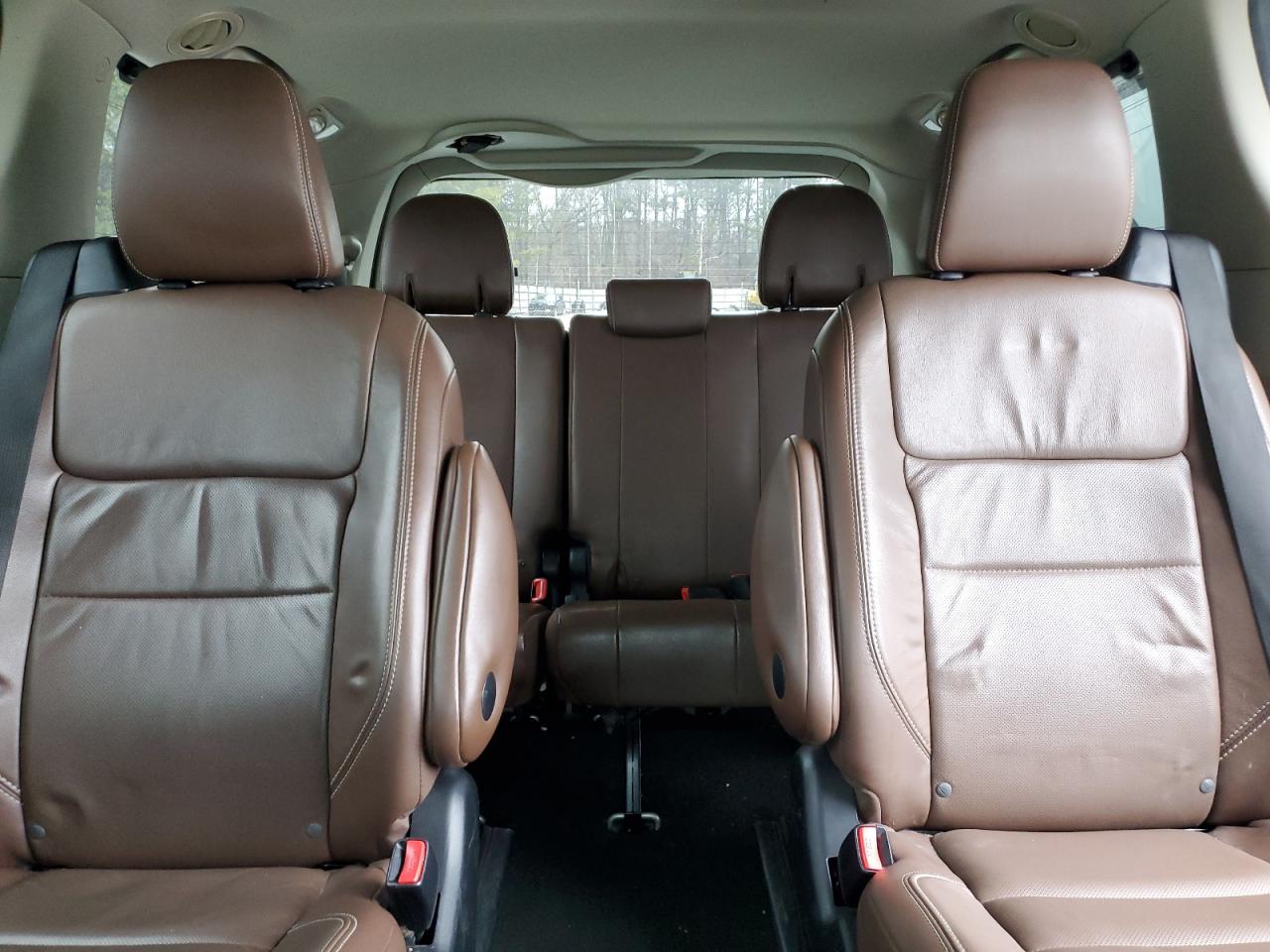 2015 Toyota Sienna - Image 10