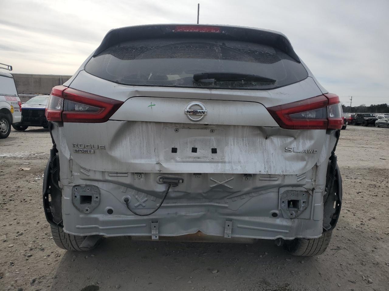 2020 Nissan Rogue - Image 6