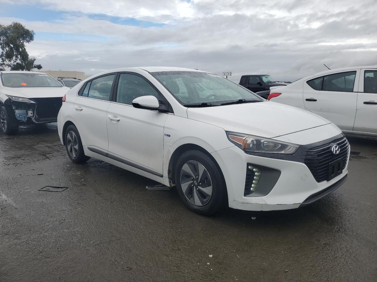 VIN KMHC75LC9HU056790 2017 HYUNDAI IONIQ no.4