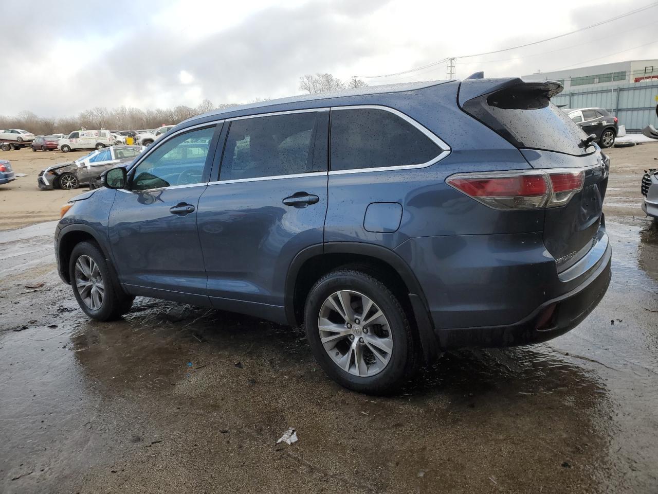 2014 Toyota Highlander - Image 2