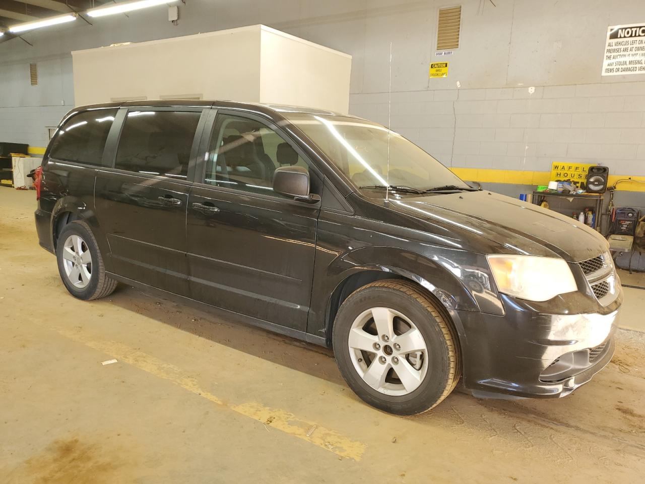 2013 Dodge Caravan - Image 4