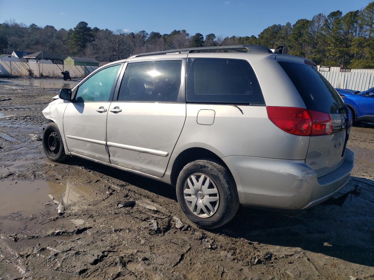 2006 Toyota Sienna - Image 2