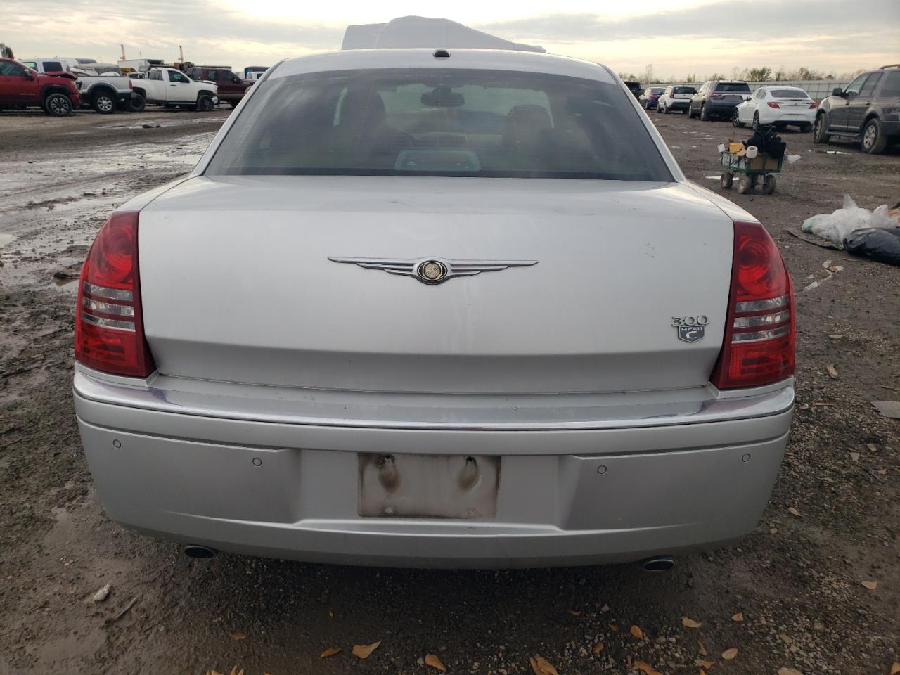 2006 Chrysler 300 - Image 6