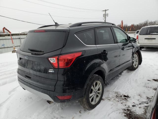  FORD ESCAPE 2019 Czarny