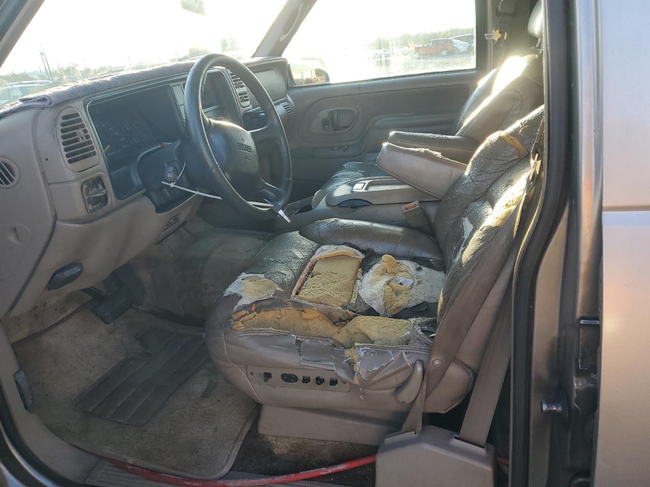 1999 GMC Yukon - Image 7