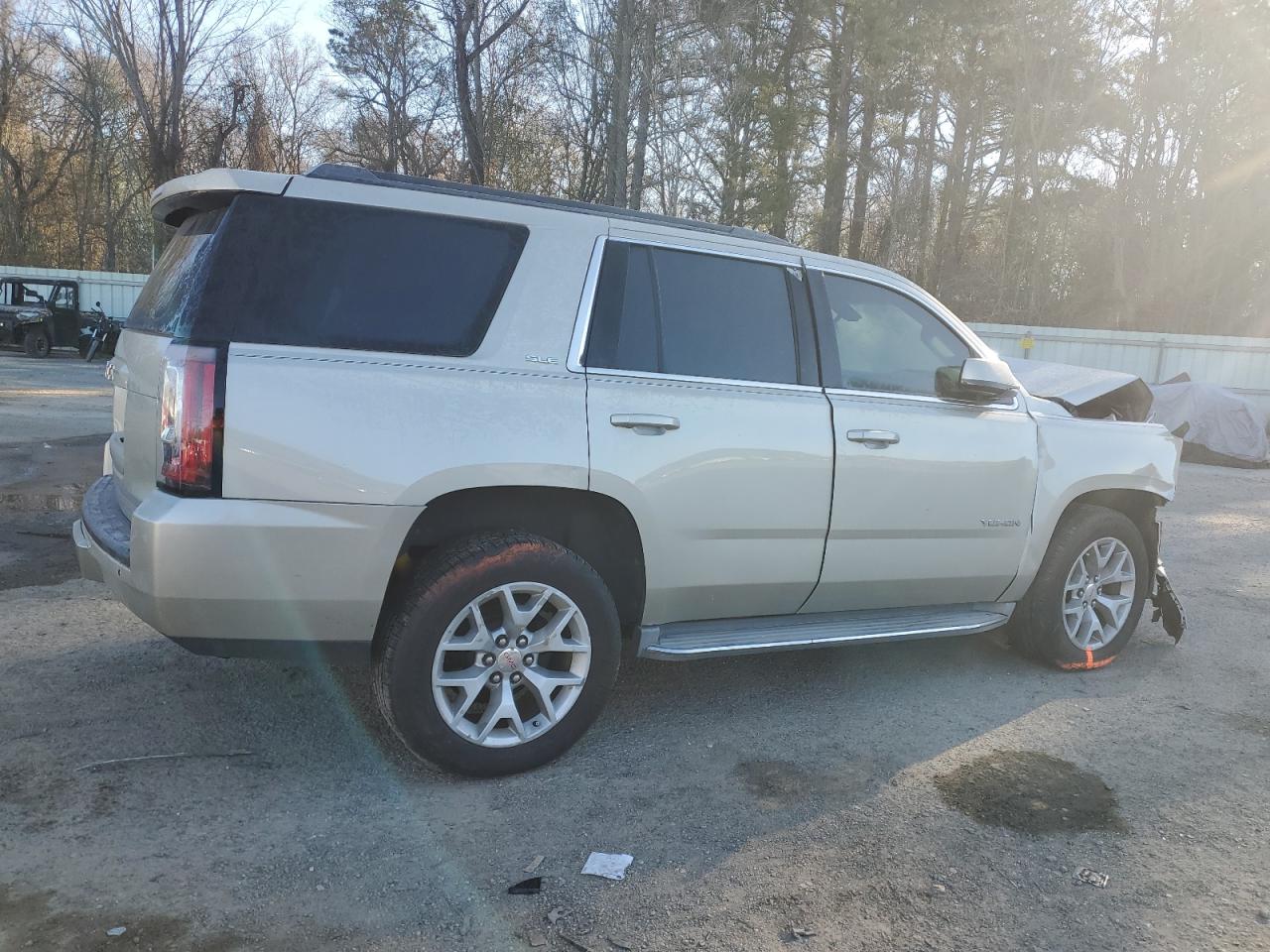 2015 GMC Yukon - Image 3