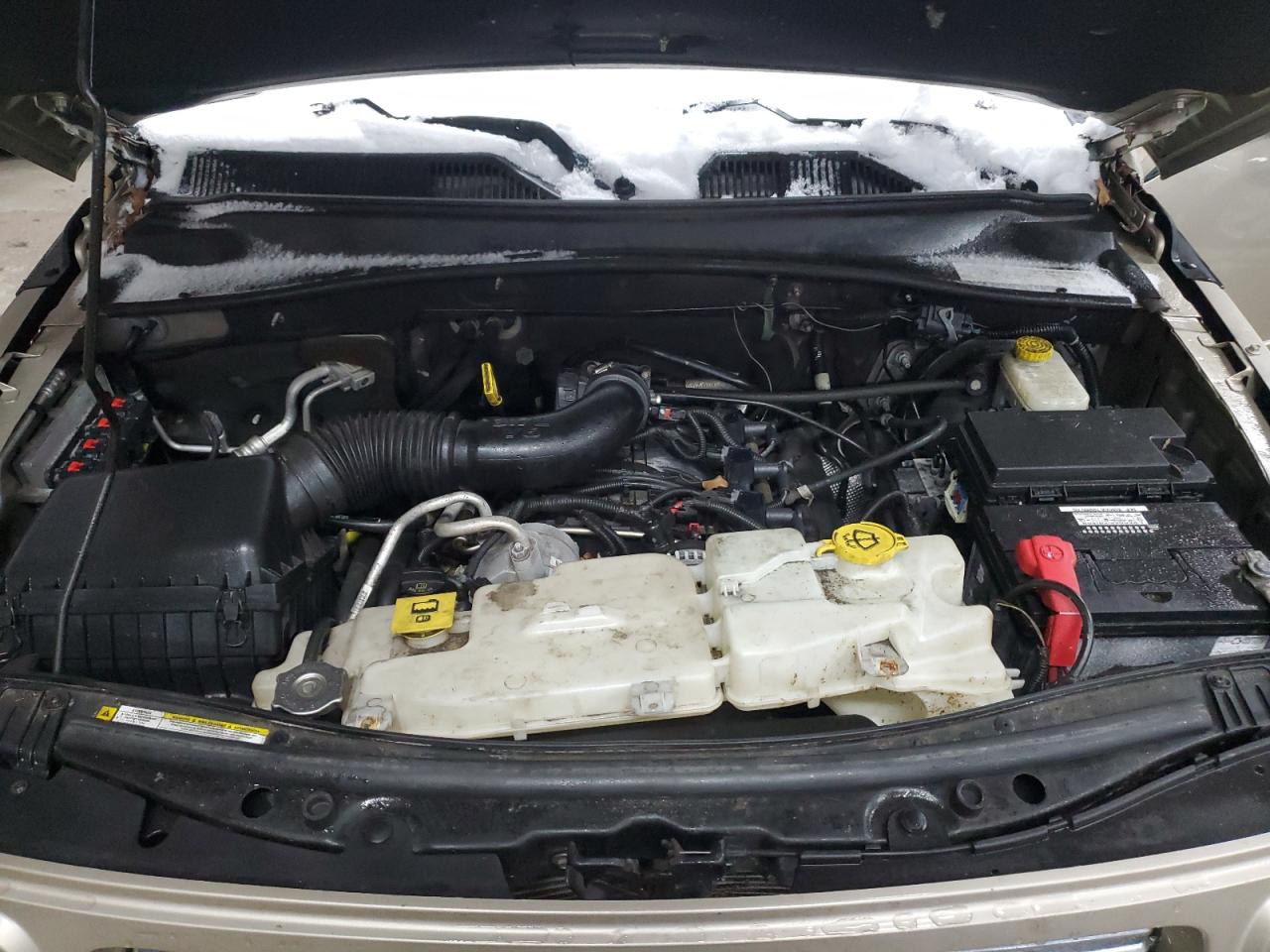 2010 Dodge Nitro - Image 12