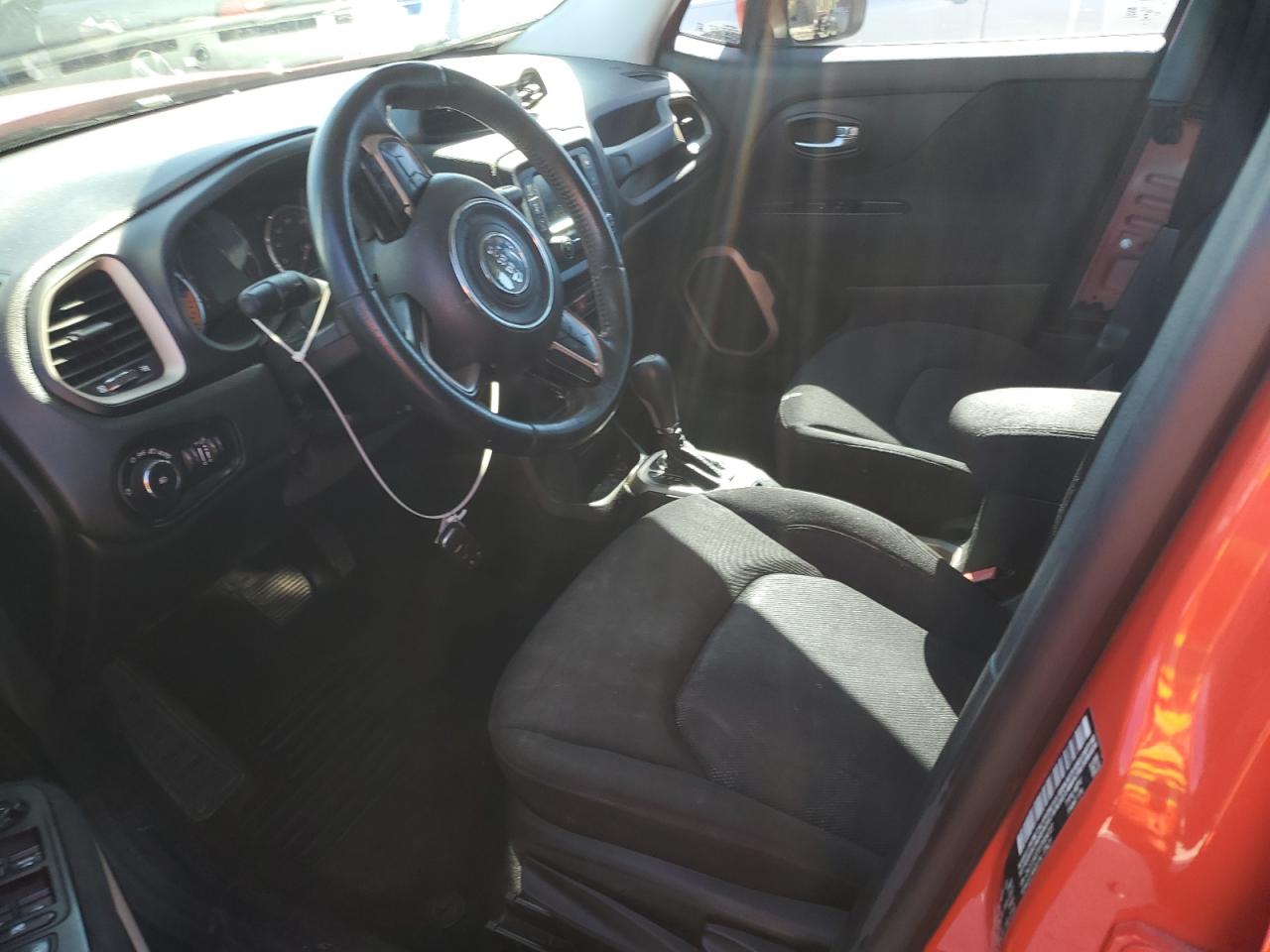 2015 Jeep Renegade - Image 7