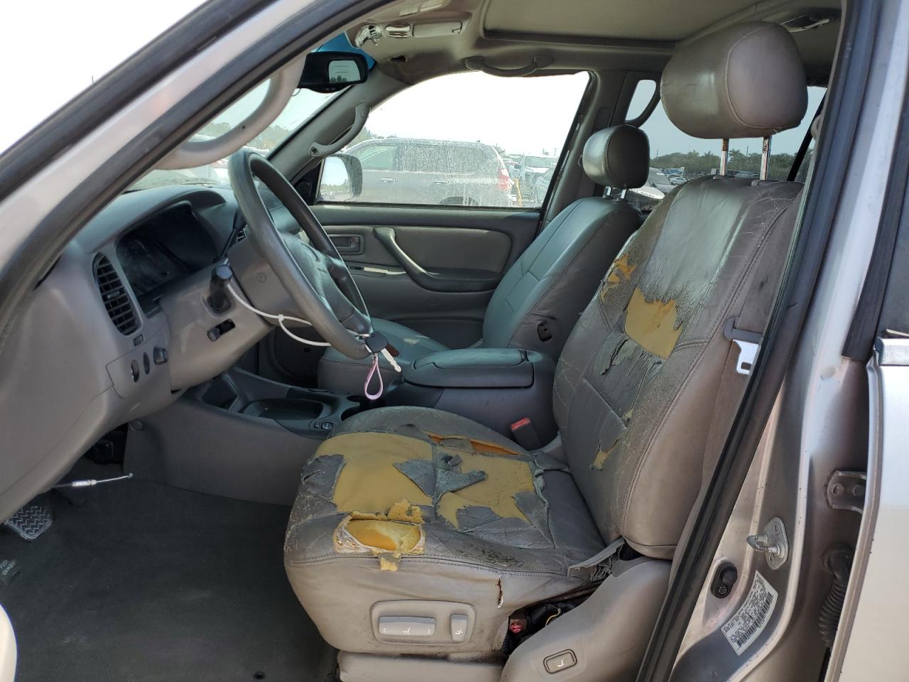 2001 Toyota Sequoia - Image 7