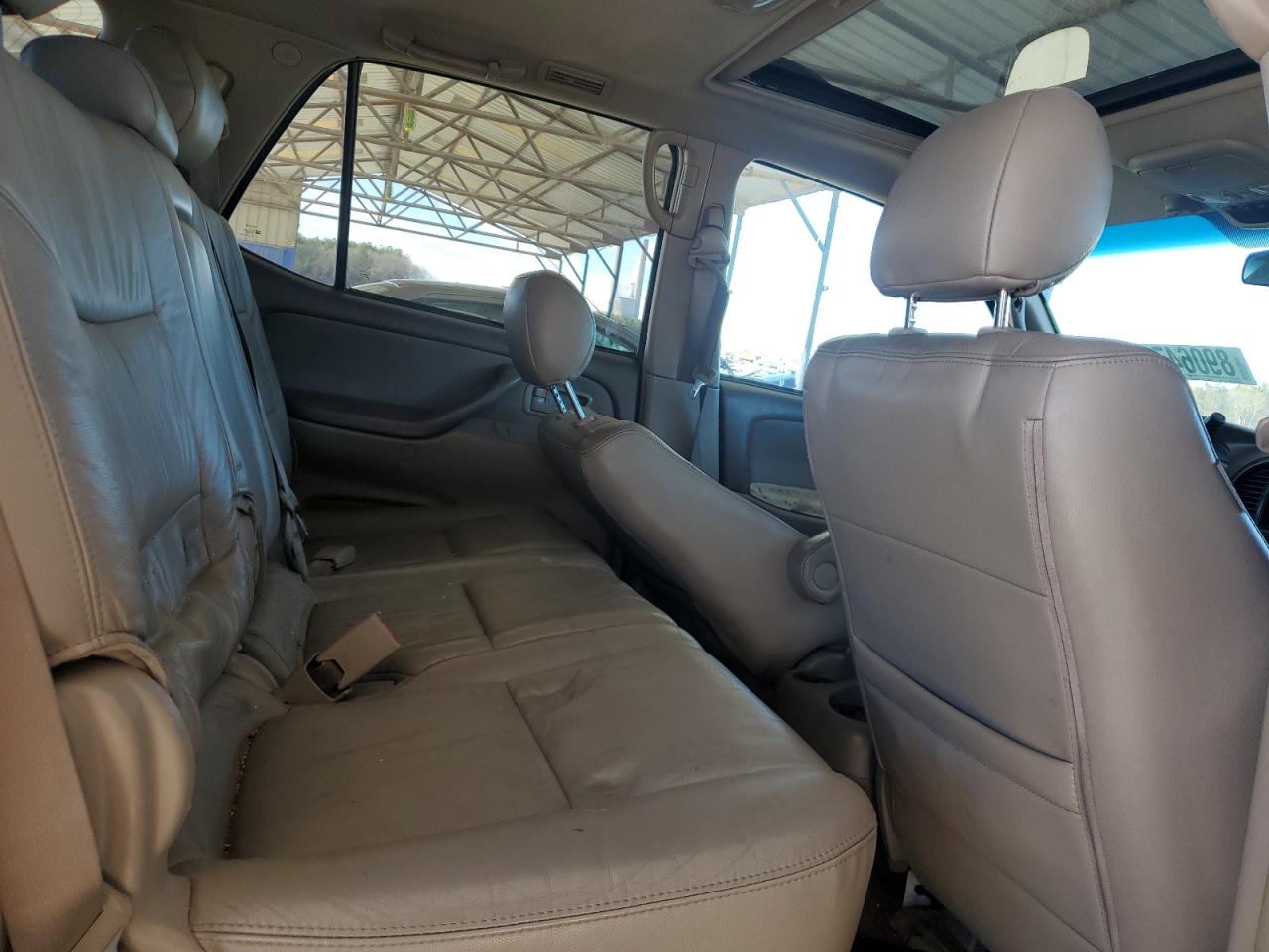 2006 Toyota Sequoia - Image 11