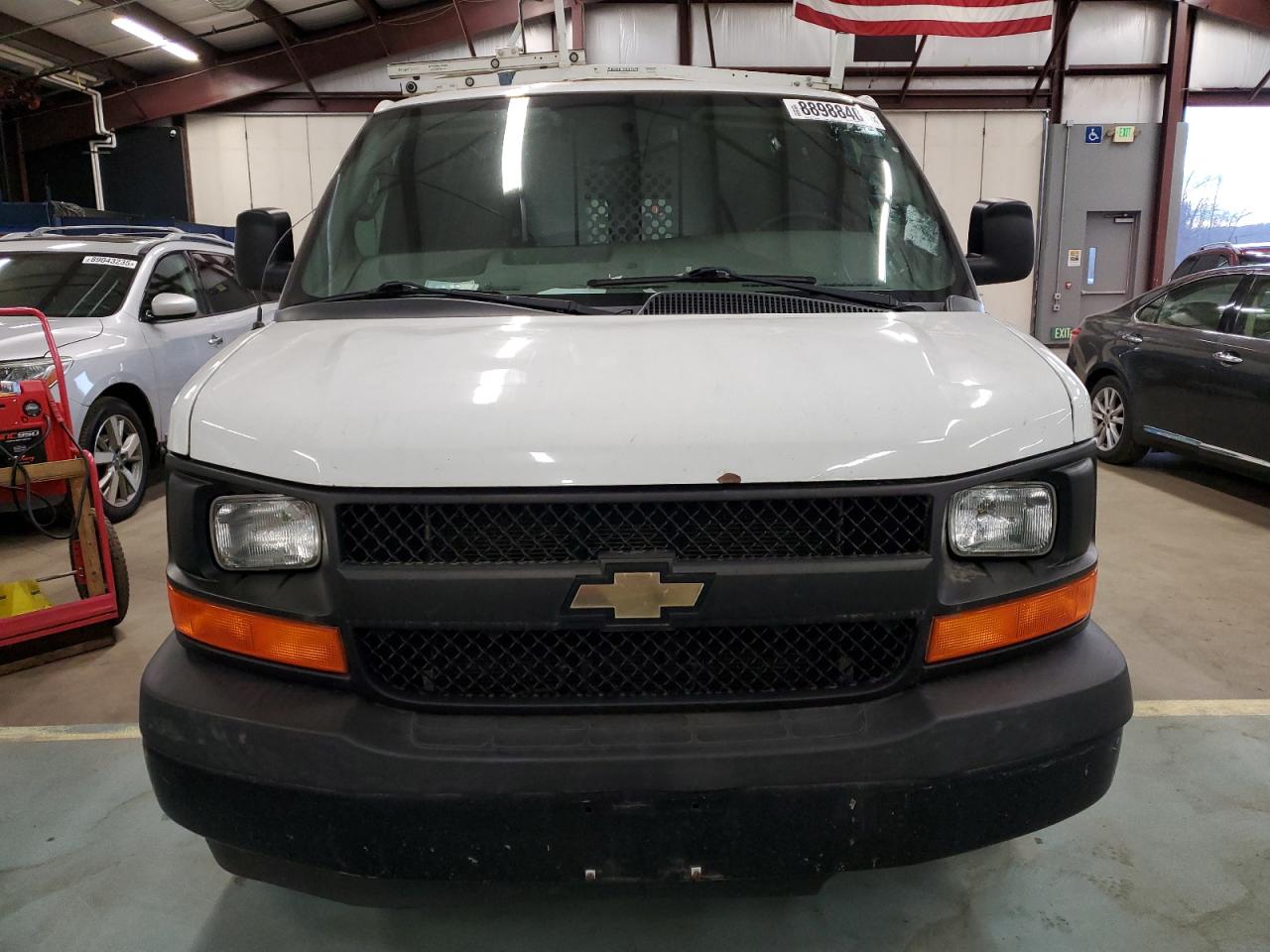 VIN 1GCWGAFFXH1352242 2017 CHEVROLET EXPRESS no.5