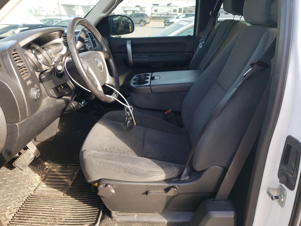 2007 Chevrolet Silverado - Image 7