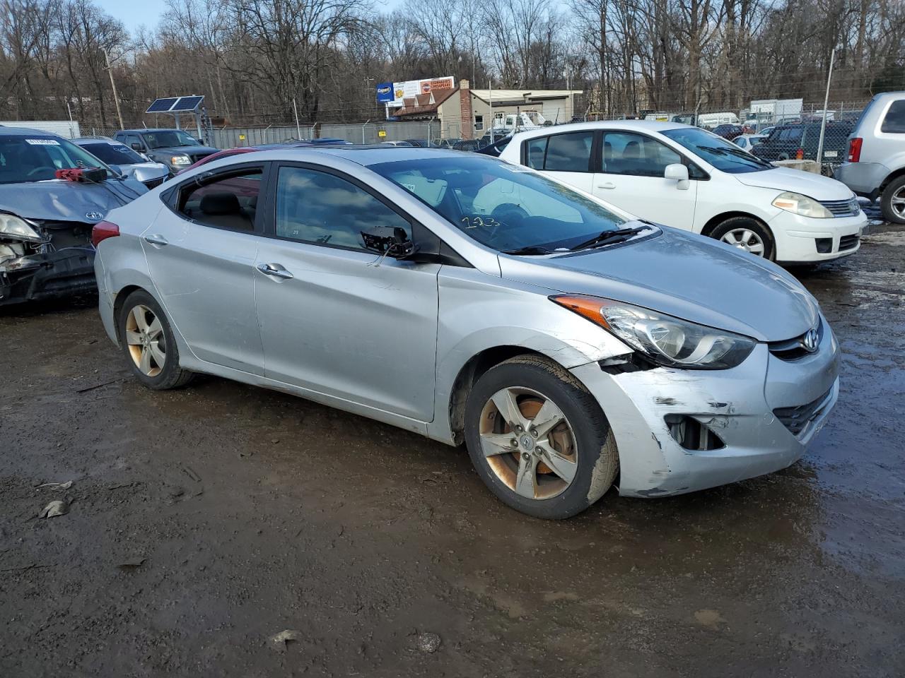 2013 Hyundai Elantra - Image 4