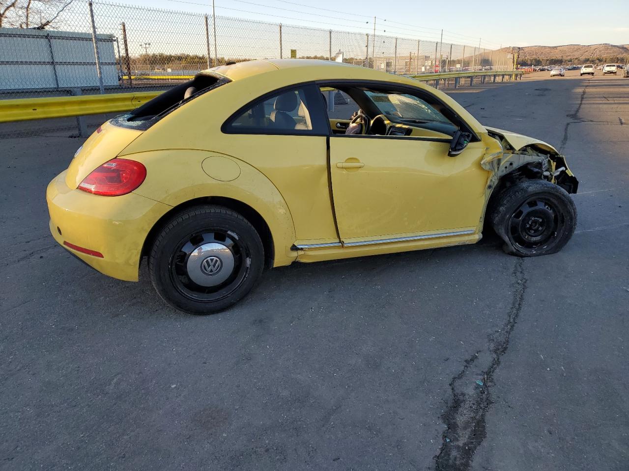 2013 Volkswagen Beetle - Image 3